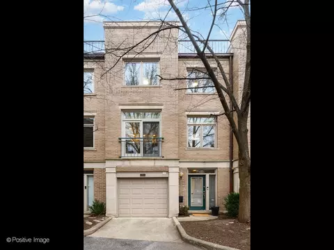 2720 N Southport Ave #A, Chicago, IL 60614