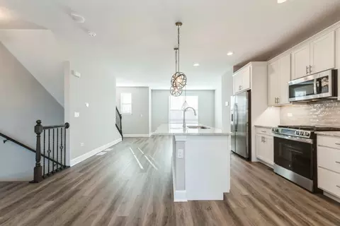 Entry Way - 122 E Main St #2-2, Cary, IL 60013 photo 1 of 1