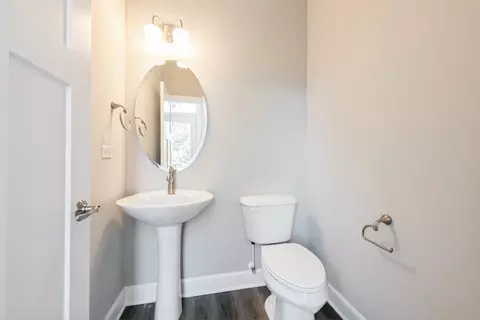 Bath - 122 E Main St #2-2, Cary, IL 60013 photo 3 of 3