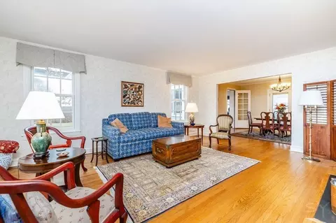 Living - 734 Windsor Rd, Glenview, IL 60025 photo 1 of 2