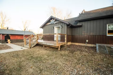 7981 S Pine St, Dixon, IL 61021