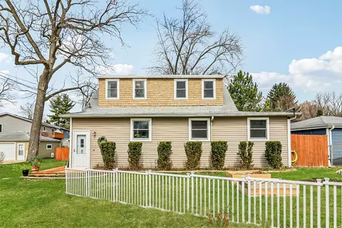27884 W Lake Shore Dr, Spring Grove, IL 60081