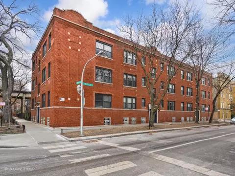 1448 W Roscoe Ave #2E, Chicago, IL 60657