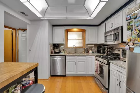 815 Pearson St #10, Des Plaines, IL 60016 photo 5
