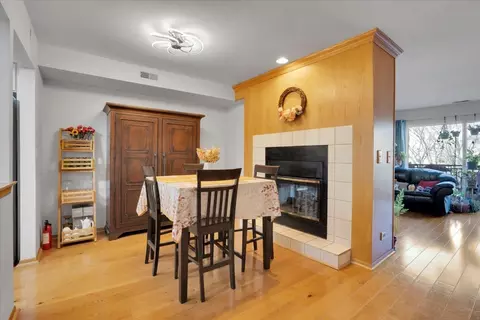 815 Pearson St #10, Des Plaines, IL 60016 photo 10
