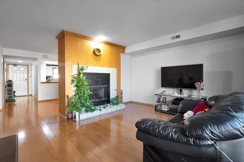815 Pearson St #10, Des Plaines, IL 60016 photo 11
