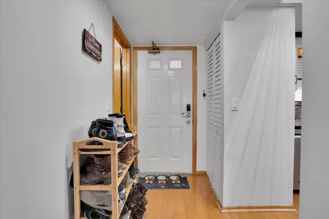 815 Pearson St #10, Des Plaines, IL 60016 photo 3