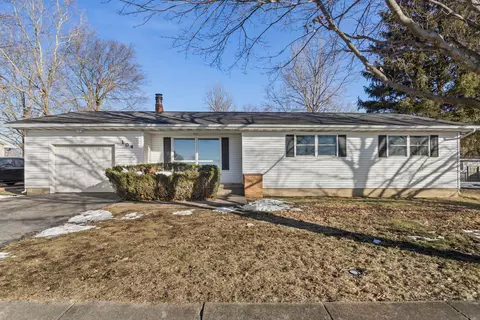 104 Maple St, Sidney, IL 61877