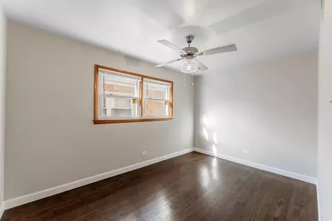 Bedroom - 7513 W 63rd Pl, Summit, IL 60501 photo 4 of 8