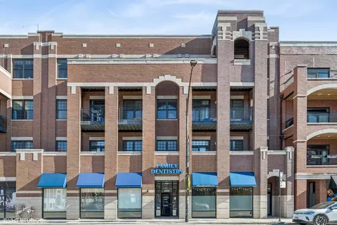 2859 N Halsted St #202, Chicago, IL 60657