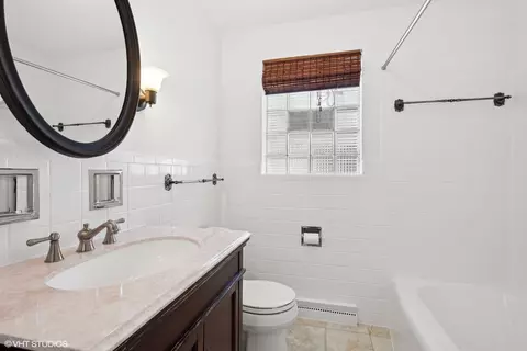 Bath - 500 E North St, Itasca, IL 60143 photo 3 of 3