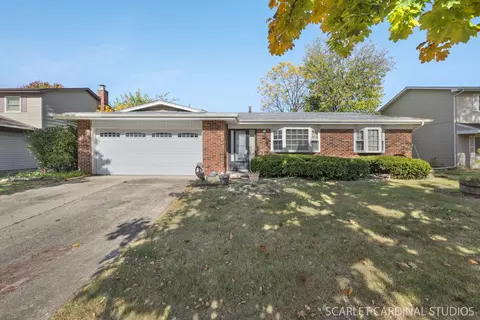 6652 Foxtree Ave, Woodridge, IL 60517