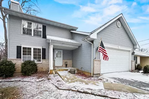 302 Park Ln, Ingleside, IL 60041