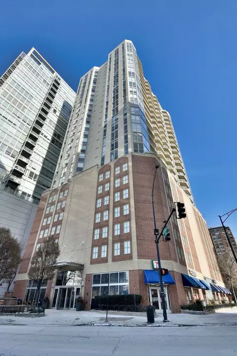 645 N Kingsbury St #1406, Chicago, IL 60654