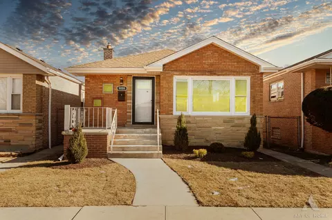 9009 S Phillips St, Chicago, IL 60617