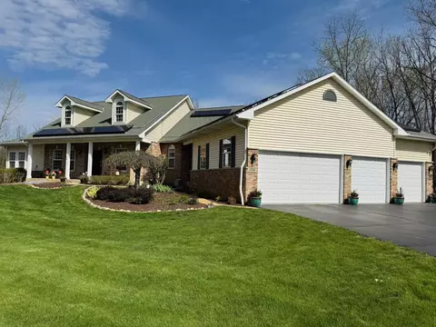 1550 W Greenwood Ave, Spring Grove, IL 60081