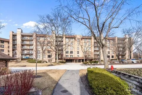 3860 Mission Hills Rd #214, Northbrook, IL 60062