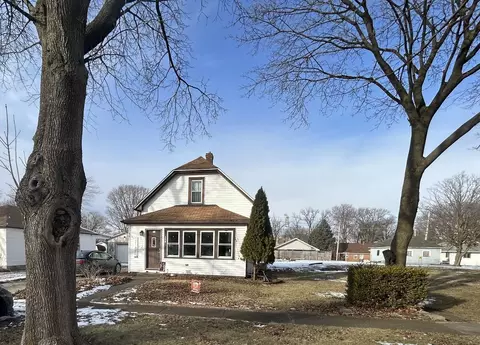208 E Oak St, Chatsworth, IL 60921
