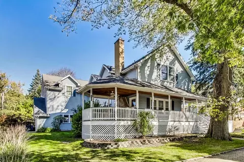 3122 Wilmette Ave, Wilmette, IL 60091