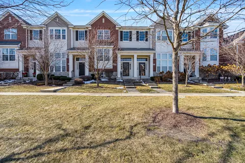 15310 Sheffield Square Pkwy, Orland Park, IL 60462