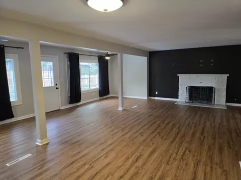 Living - 204 W Lincoln St, Normal, IL 61761 photo 1 of 5