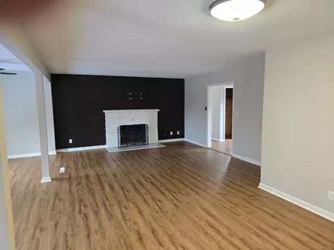 Living - 204 W Lincoln St, Normal, IL 61761 photo 2 of 5