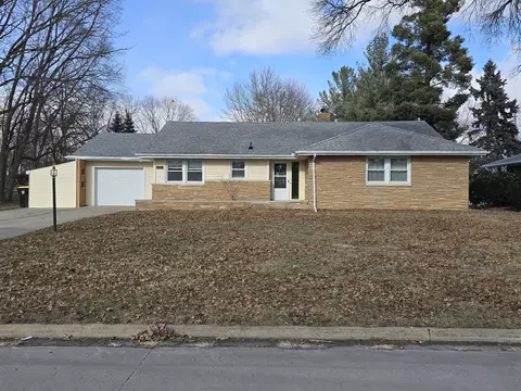 Exterior - 204 W Lincoln St, Normal, IL 61761 photo 1 of 4