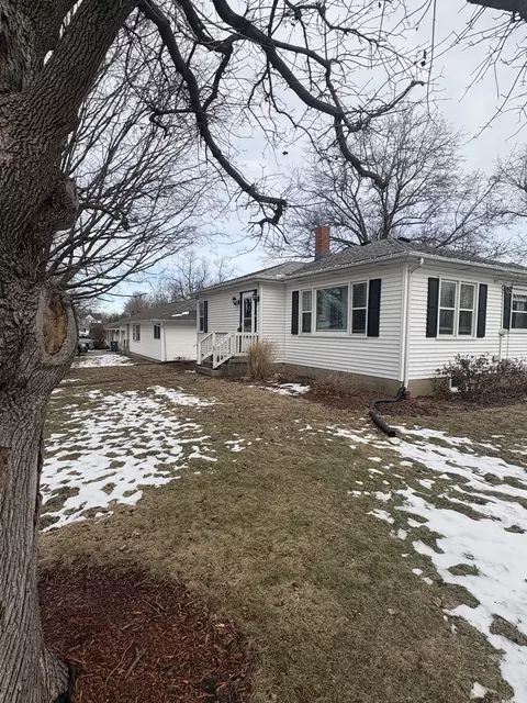 515 Grant St, Chenoa, IL 61726