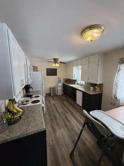 Kitchen - 515 Grant St, Chenoa, IL 61726 photo 1 of 7