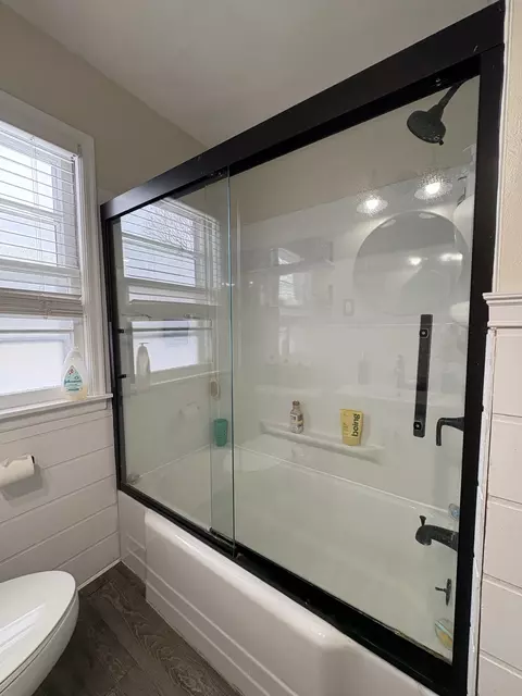 Bath - 515 Grant St, Chenoa, IL 61726 photo 1 of 3