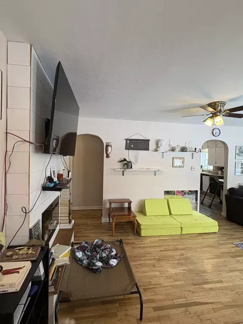 Living - 515 Grant St, Chenoa, IL 61726 photo 4 of 5