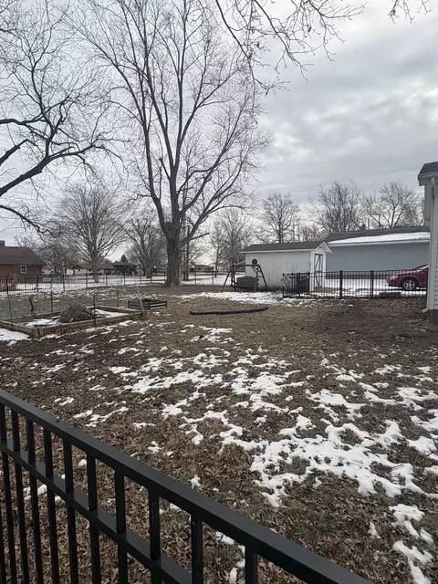 Exterior - 515 Grant St, Chenoa, IL 61726 photo 3 of 3