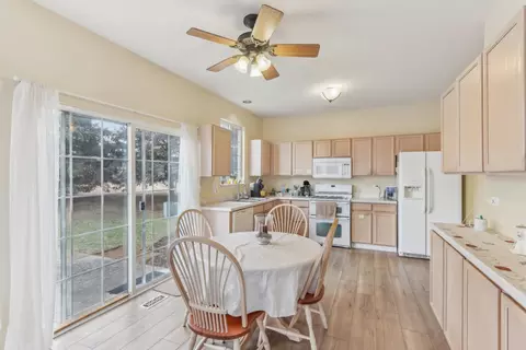 375 Cascade Ln, Oswego, IL 60543 photo 5
