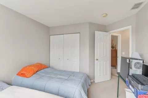 375 Cascade Ln, Oswego, IL 60543 photo 16
