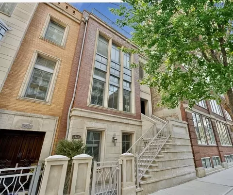 422 W Huron St, Chicago, IL 60654