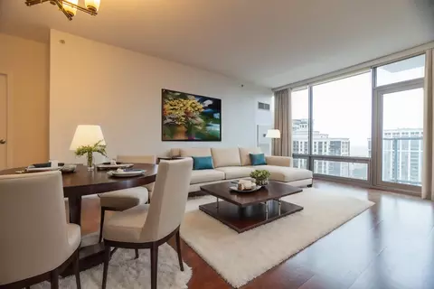 Living - 100 E 14th St #1804, Chicago, IL 60605 photo 2 of 5