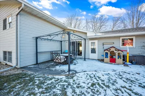 Exterior - 102 Cheltenham Dr, Normal, IL 61761 photo 3 of 6