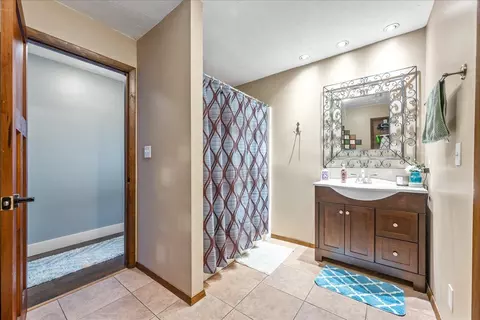 Bath - 102 Cheltenham Dr, Normal, IL 61761 photo 3 of 3