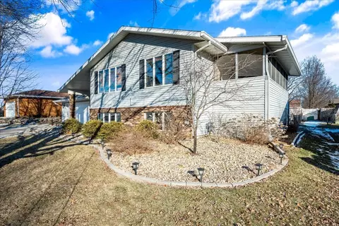 Exterior - 102 Cheltenham Dr, Normal, IL 61761 photo 2 of 6