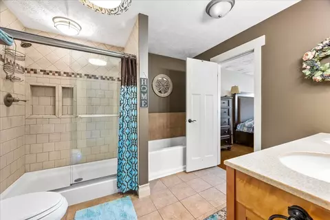Bath - 102 Cheltenham Dr, Normal, IL 61761 photo 1 of 3