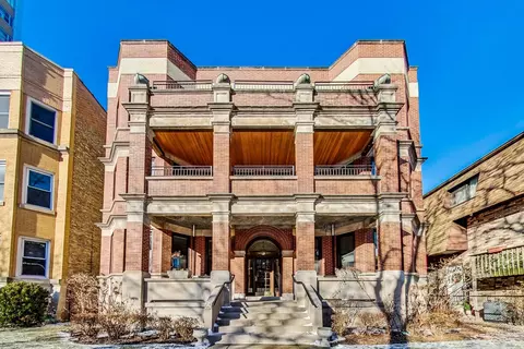 900 W Lakeside Pl #3, Chicago, IL 60640