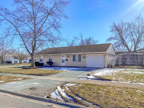 208 E Mulberry Dr, Glenwood, IL 60425