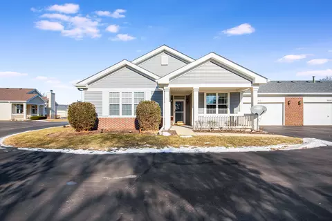 16466 Crescent Lake Dr, Crest Hill, IL 60403