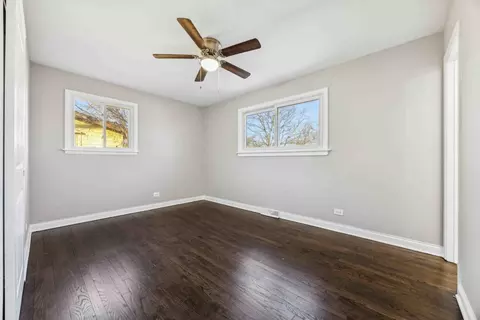 Bedroom - 610 E Hackberry Ln, Mount Prospect, IL 60056 photo 1 of 3