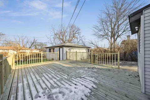 Exterior - 610 E Hackberry Ln, Mount Prospect, IL 60056 photo 3 of 3