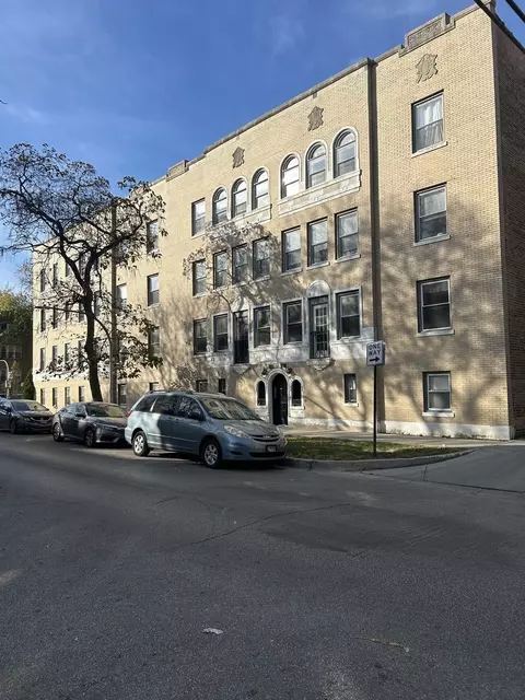 2620 W Rosemont Ave #2, Chicago, IL 60659