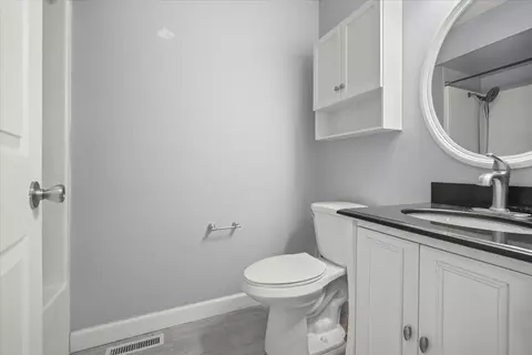Bath - 218 Belview Ave, Normal, IL 61761 photo 2 of 3