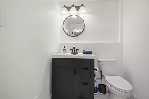 Bath - 218 Belview Ave, Normal, IL 61761 photo 3 of 3