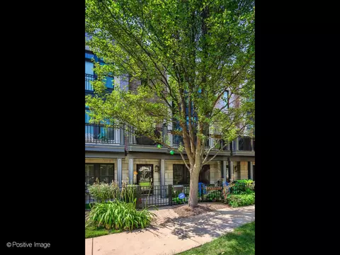3022 W Newport Ave, Chicago, IL 60618
