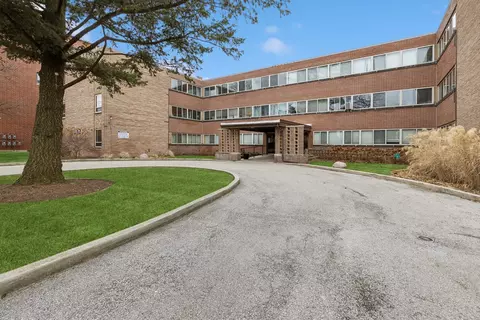 200 Ridge Ave #2J, Evanston, IL 60202